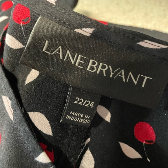 Lane Bryant Cherry print blouse tiered flare sleeves black lace size 22 / 24 red - Picture 4 of 6